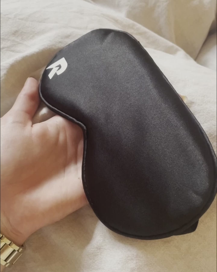 Indlæs video: Silke Sovemaske